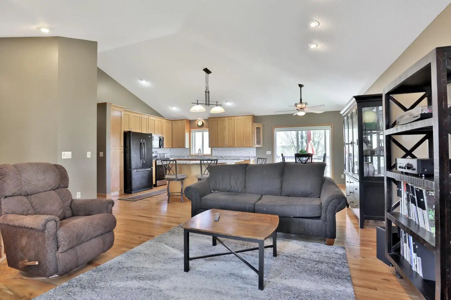 6136 Goodview Trail Circle, Hugo, MN 55038