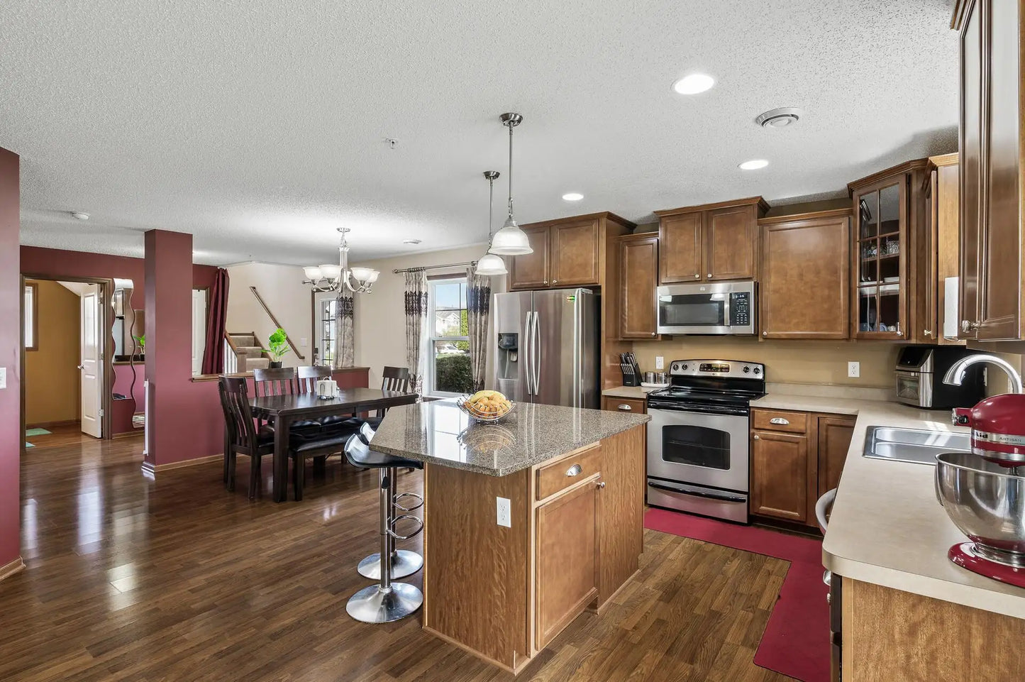 15860 60th Avenue, Plymouth, MN 55446