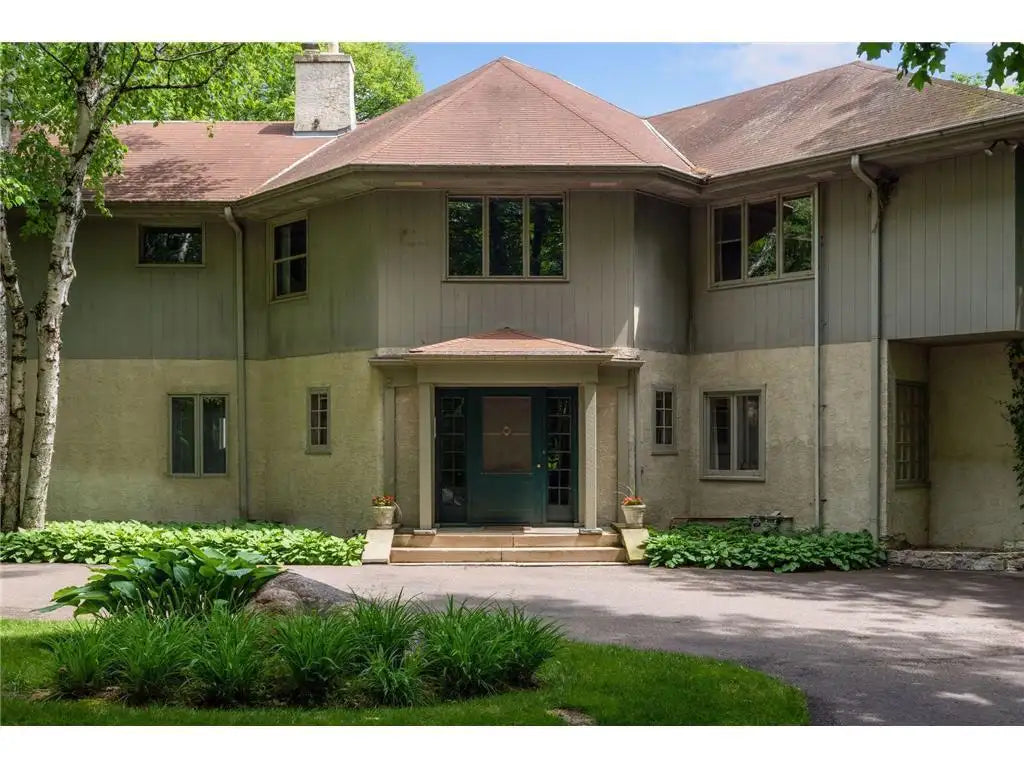 565 Ferndale Road, Wayzata, MN 55391