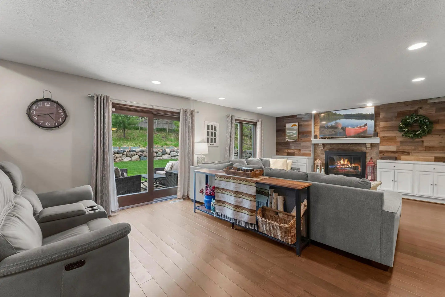 1421 Horseshoe Circle, Eagan, MN 55122