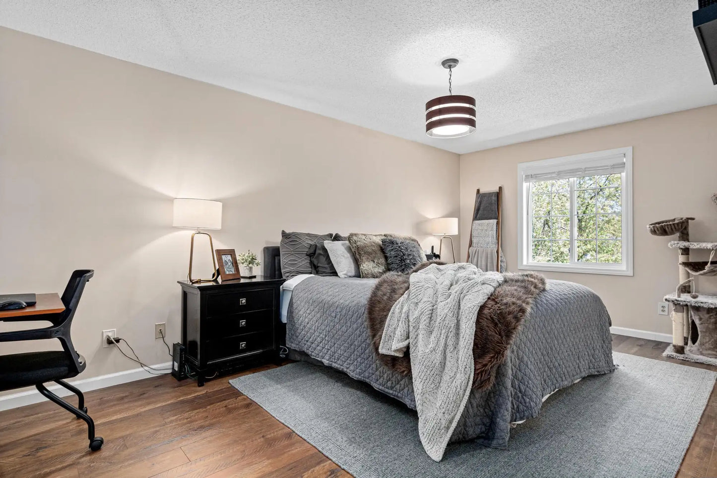3595 Genevieve Avenue, Oakdale, MN 55128
