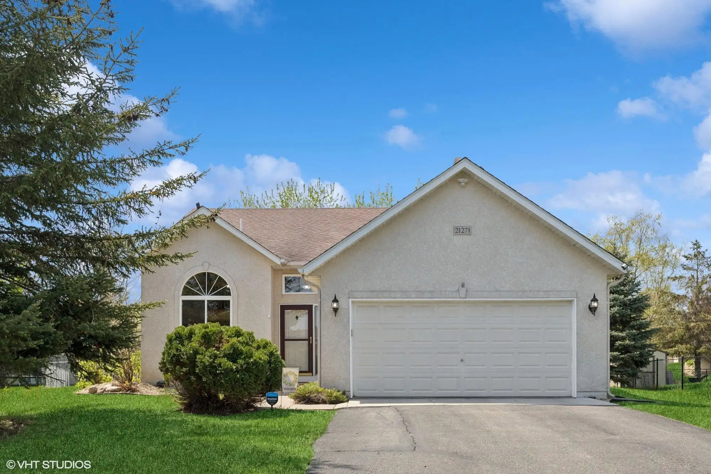 21271 Ilavista Way, Lakeville, MN 55044