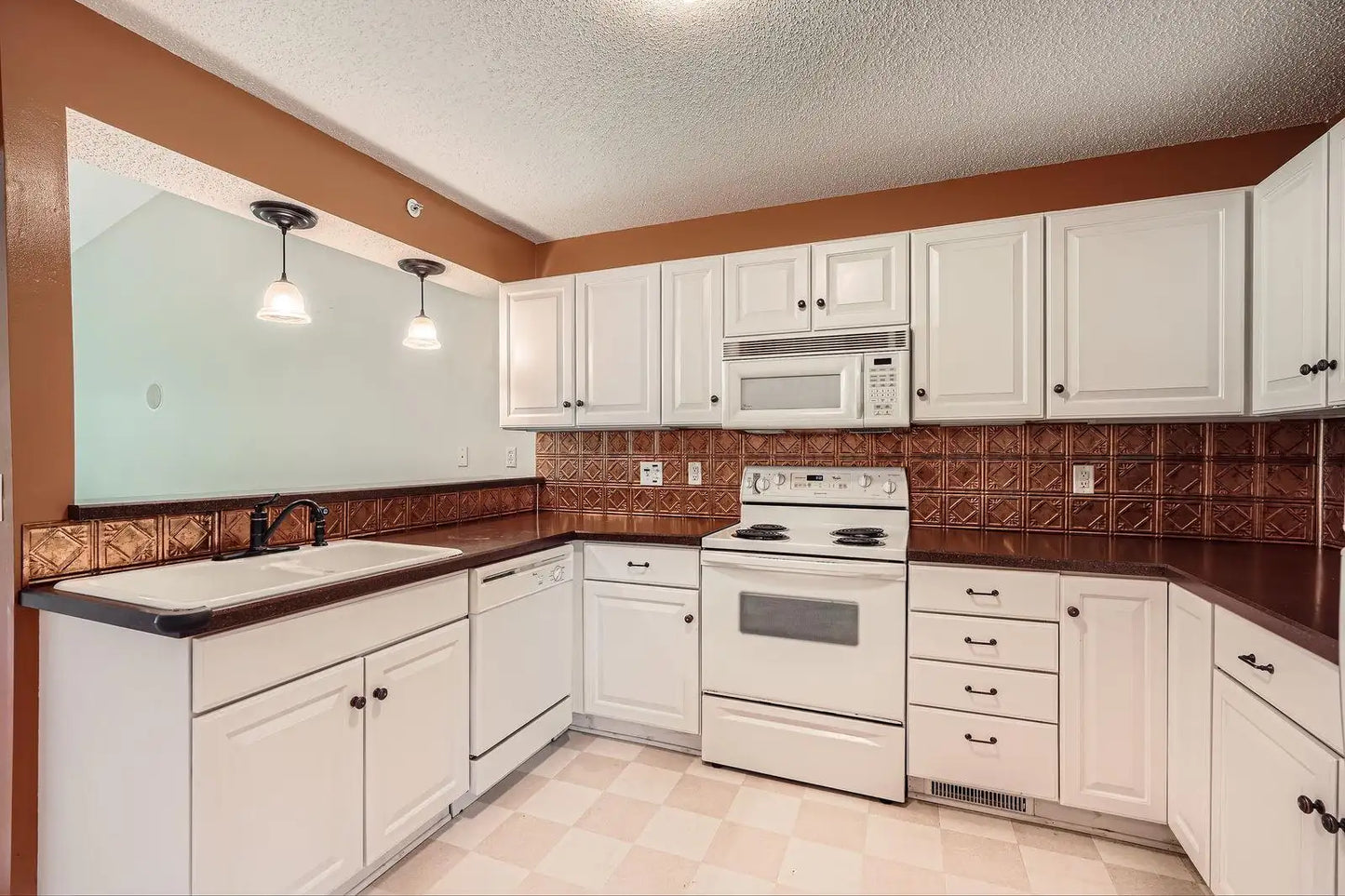 6850 Benton Way, Inver Grove Heights, MN 55076