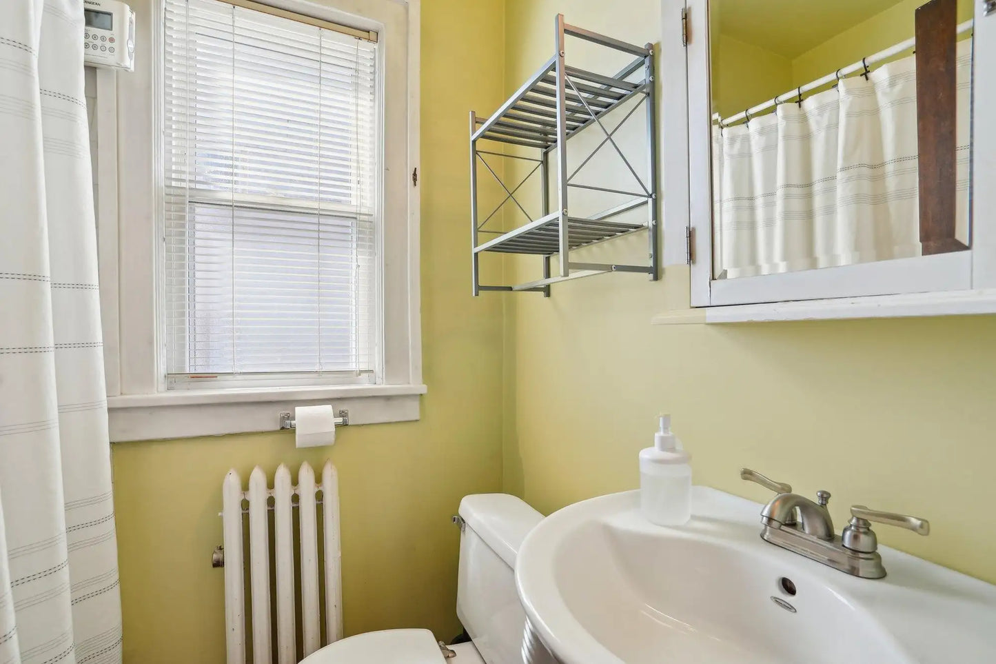 522 Ridgewood Avenue, Minneapolis, MN 55403