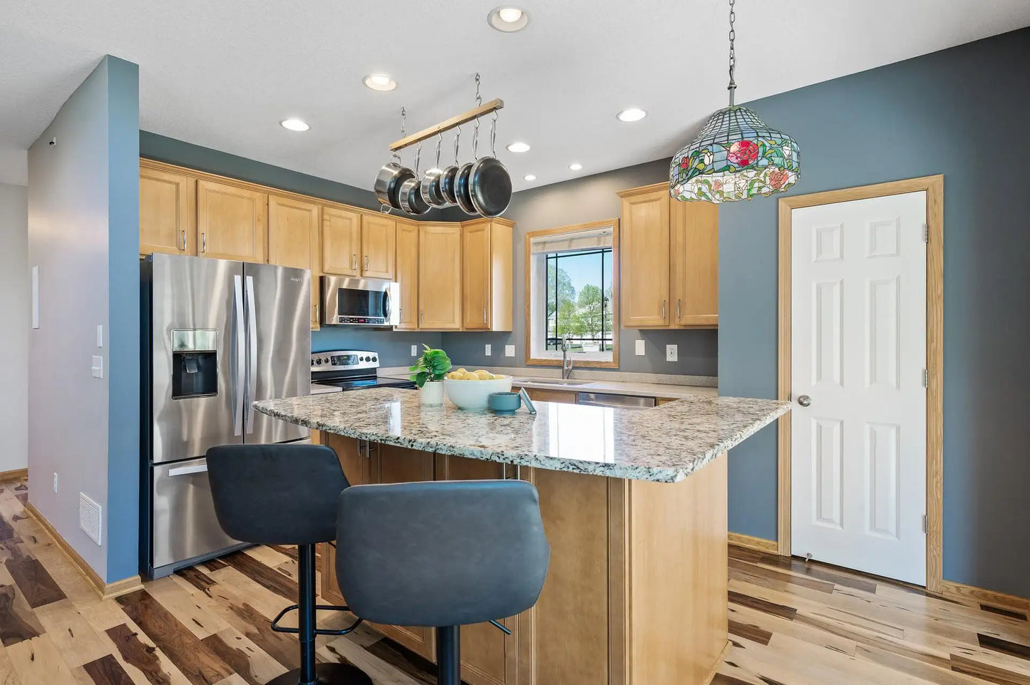 10531 Bay View Lane, Woodbury, MN 55129