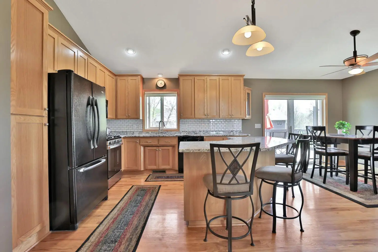 6136 Goodview Trail Circle, Hugo, MN 55038