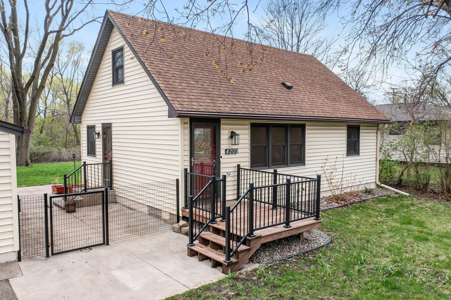 4209 Diamond Drive, Eagan, MN 55122