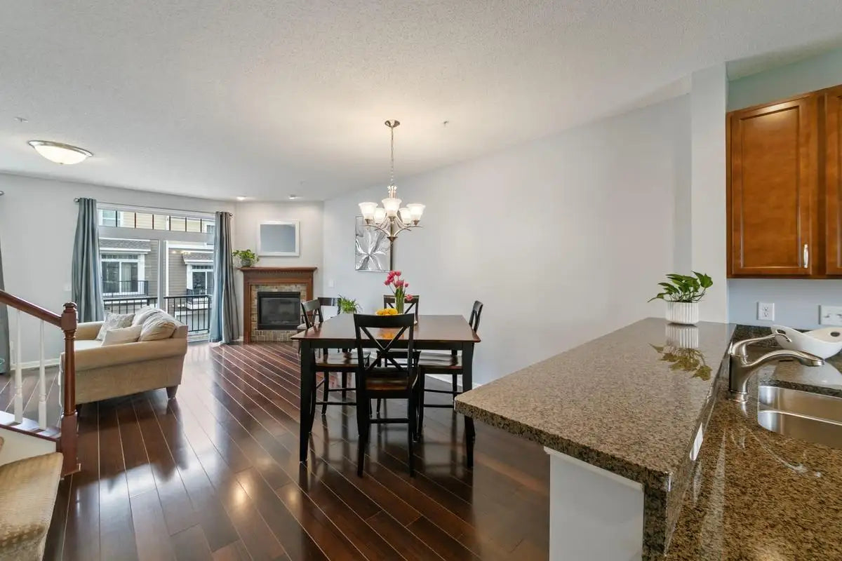 11300 Sandcastle Drive, Woodbury, MN 55129