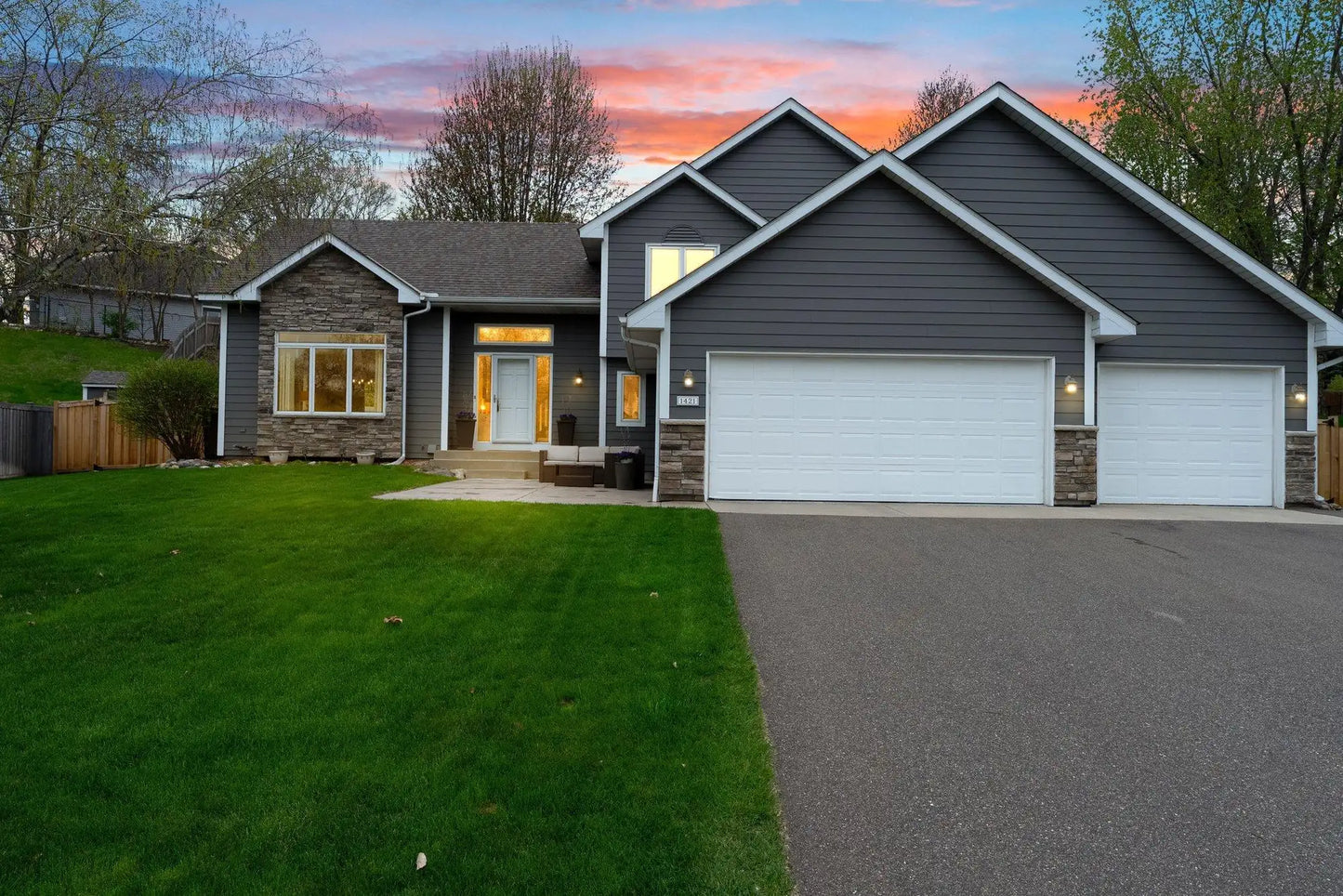 1421 Horseshoe Circle, Eagan, MN 55122