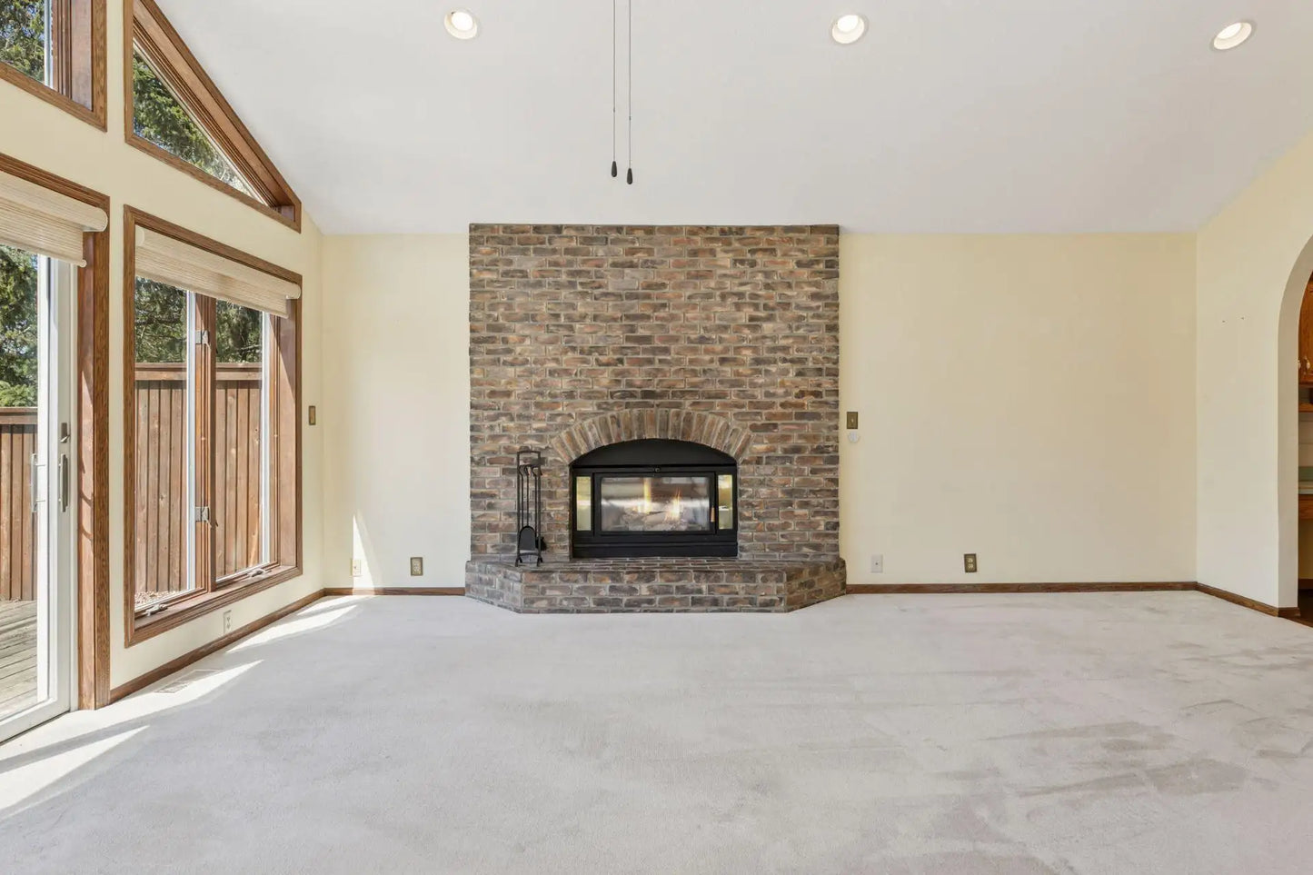 1635 Dodd Road, Mendota Heights, MN 55118