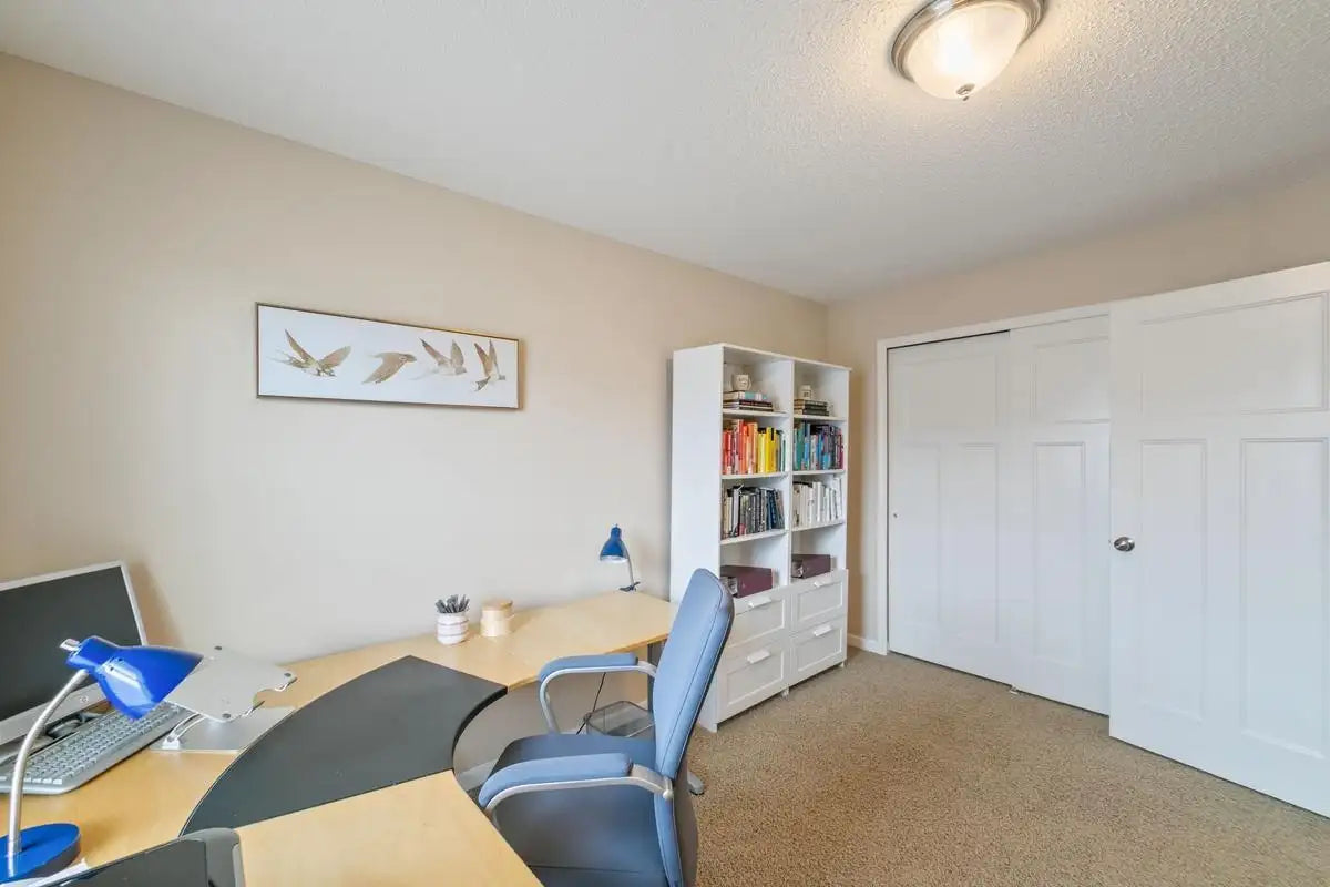 11300 Sandcastle Drive, Woodbury, MN 55129