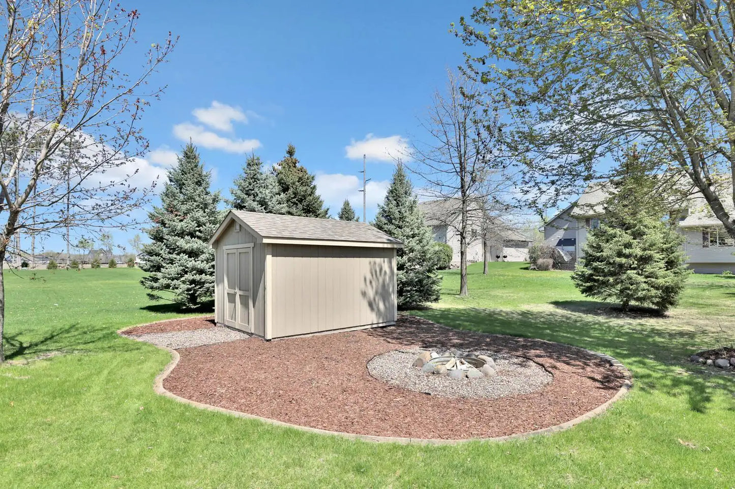 6136 Goodview Trail Circle, Hugo, MN 55038