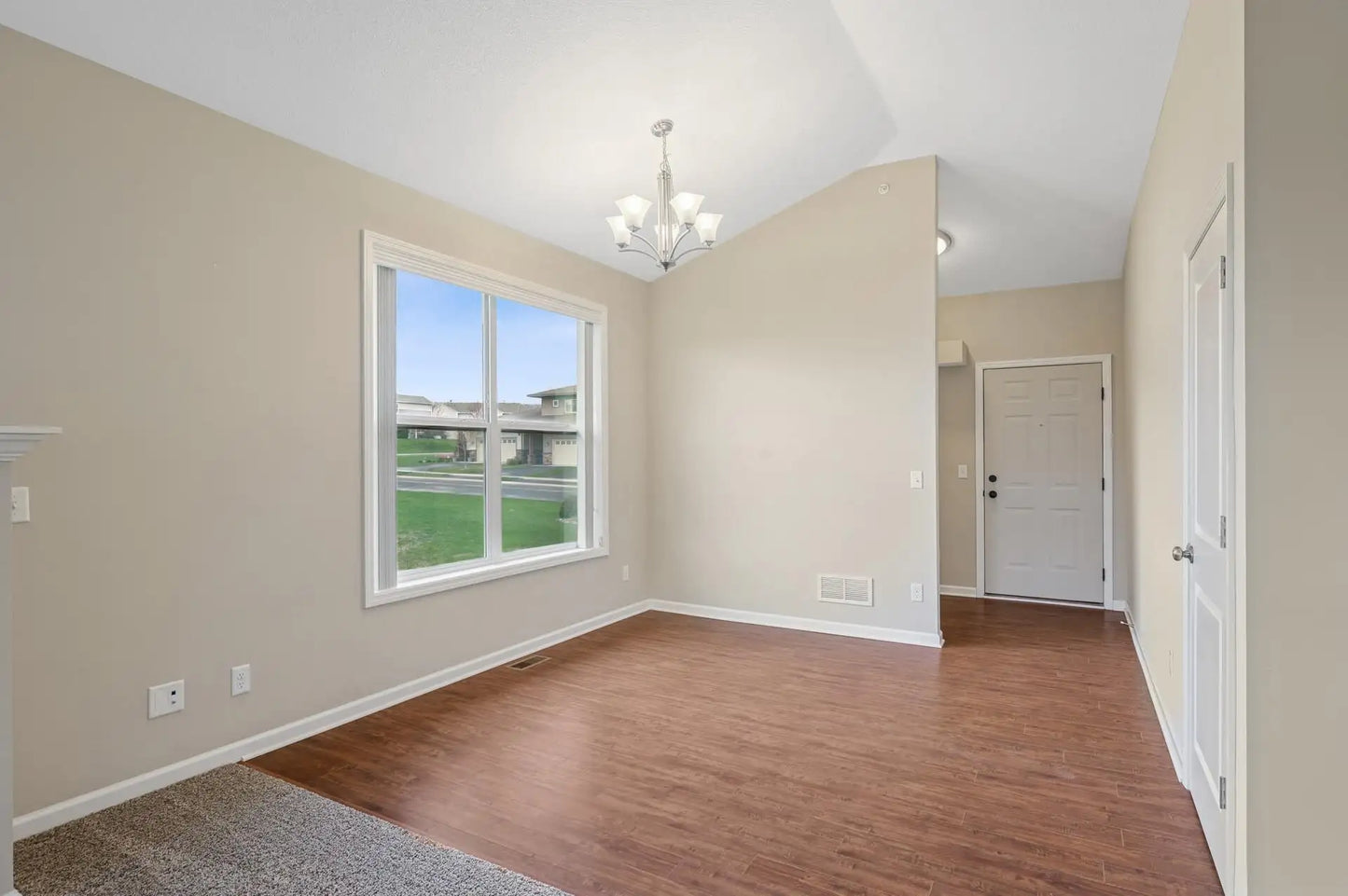 1323 Lylewood Parkway, Carver, MN 55315