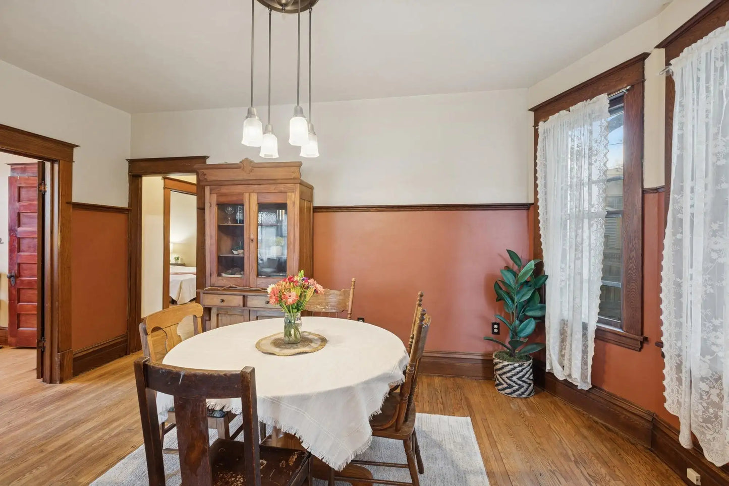 1255 Laurel Avenue, Saint Paul, MN 55104