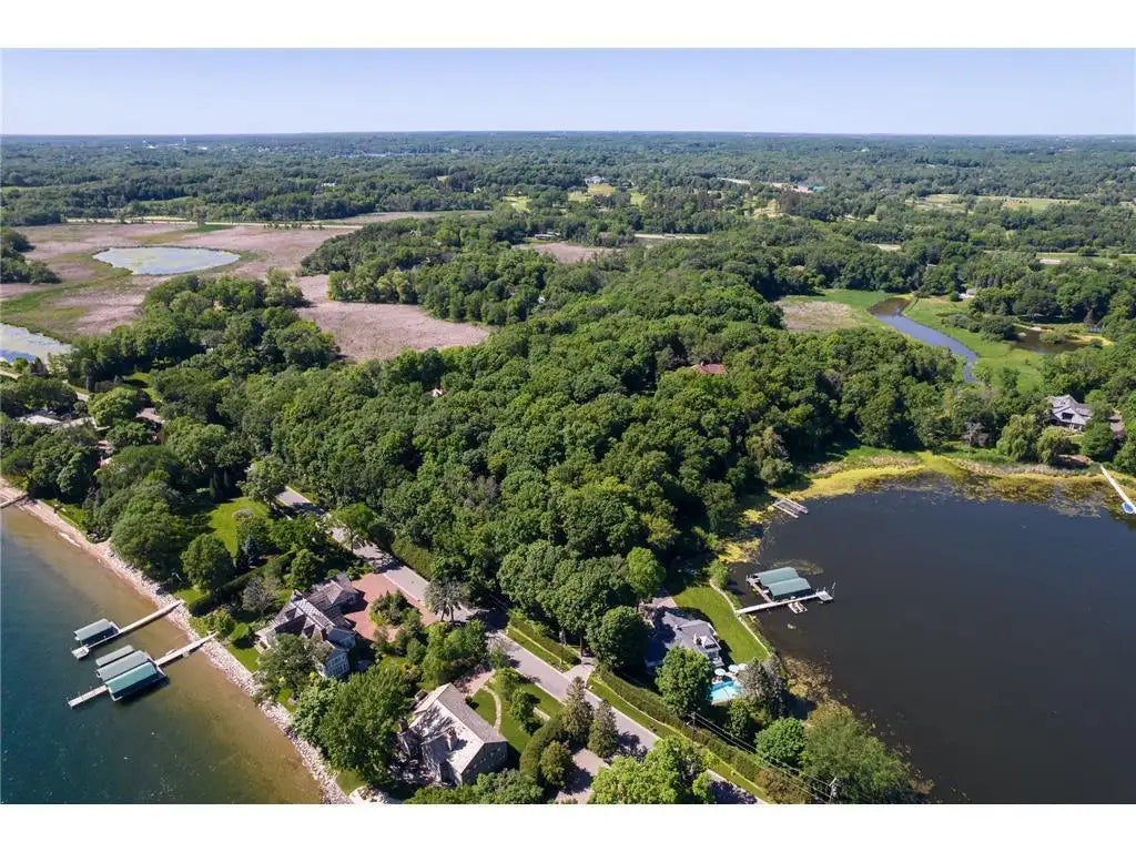 565 Ferndale Road, Wayzata, MN 55391