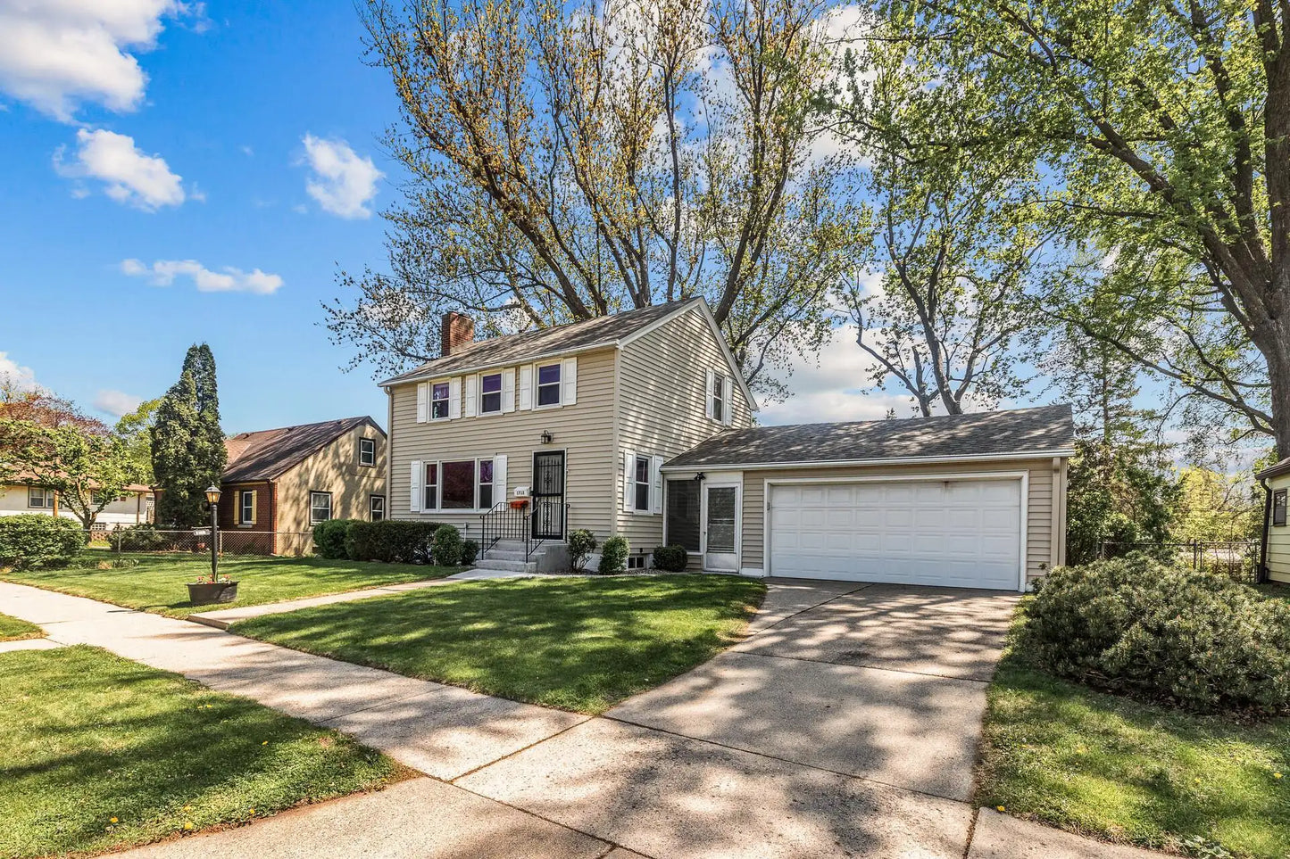 1712 Hyacinth Avenue, Saint Paul, MN 55106