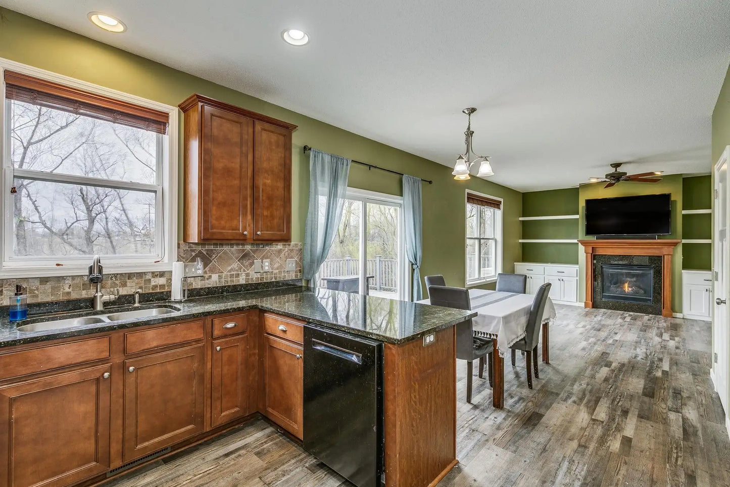 4947 Hamlet Avenue, Oakdale, MN 55128